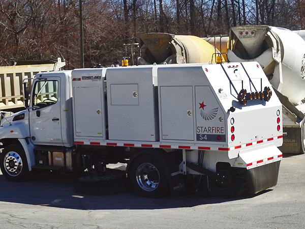 Starfire S-4XL Cement Plant construction sweeper