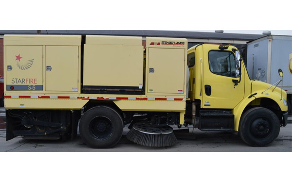 Stewart-Amos 2011 Starfire S-5s 5503 construction sweeper